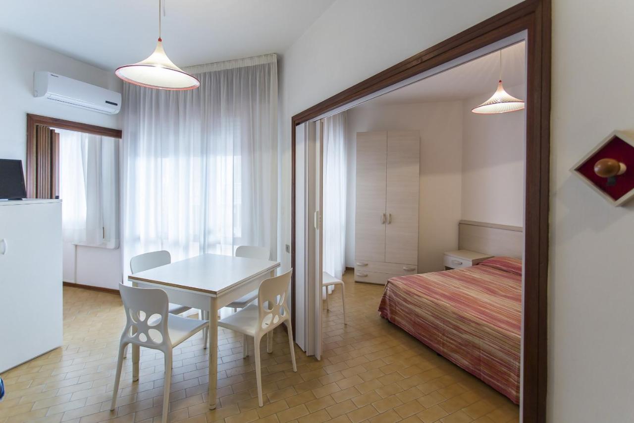 Apollo Apartment Lido di Jesolo Bagian luar foto