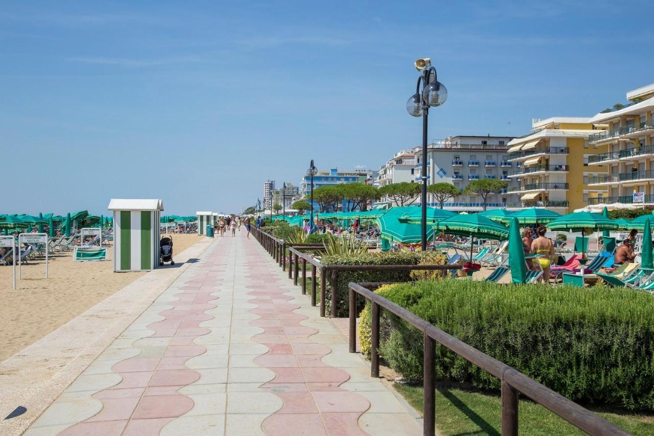 Apollo Apartment Lido di Jesolo Bagian luar foto